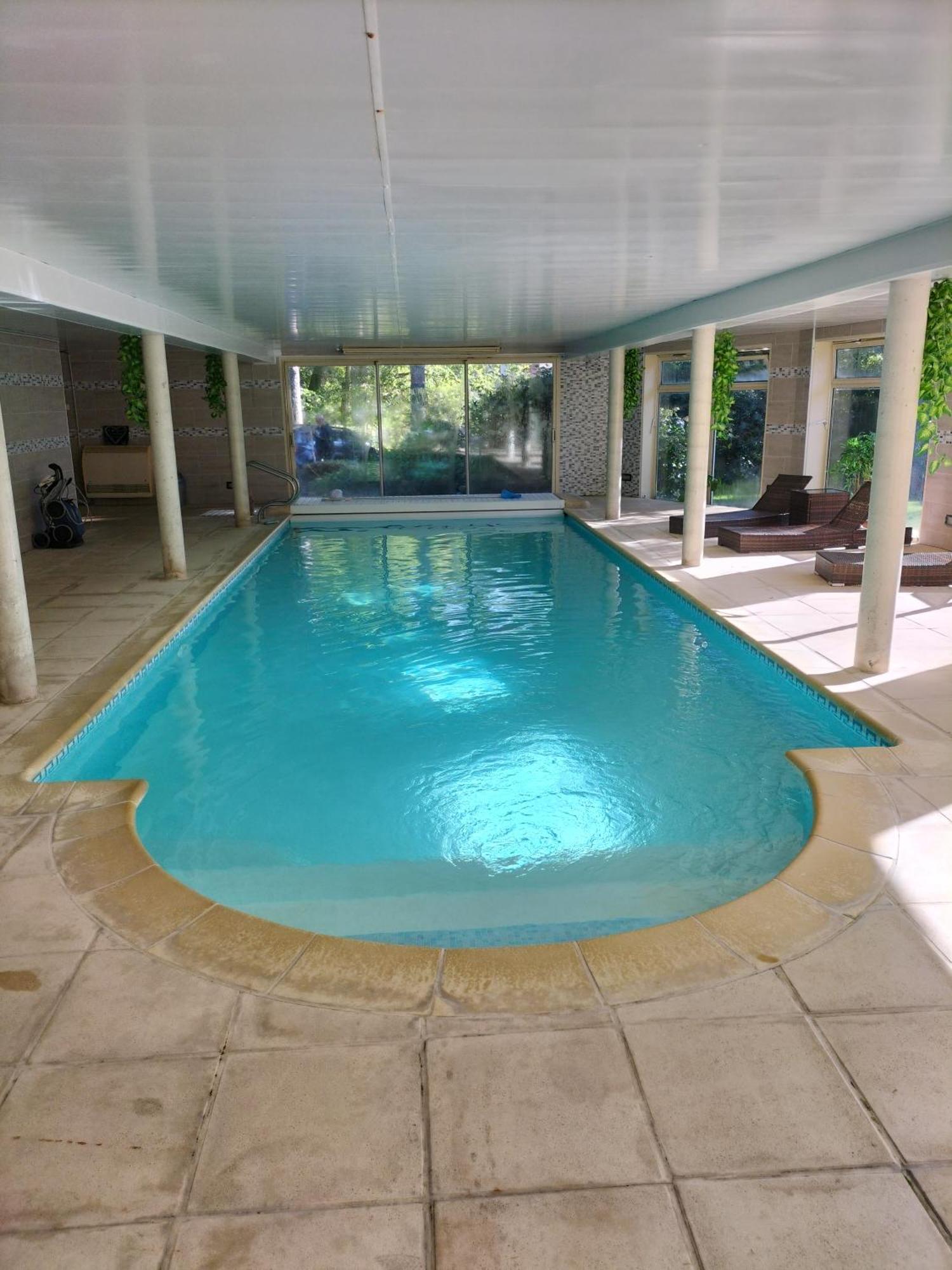 Hotel Au Charme du Lac Piscine&Spa à Forges-les-Eaux Extérieur photo