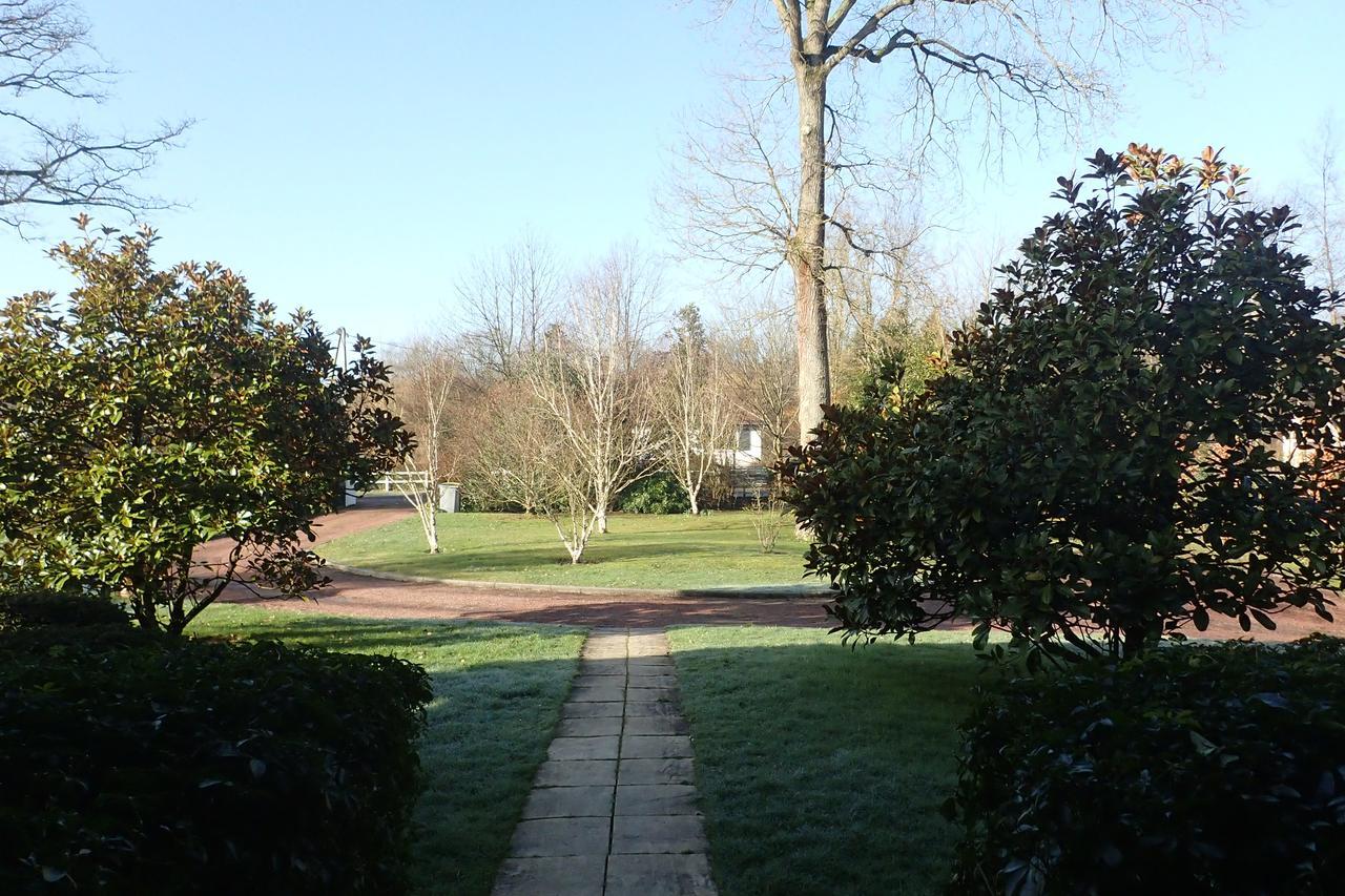 Hotel Au Charme du Lac Piscine&Spa à Forges-les-Eaux Extérieur photo