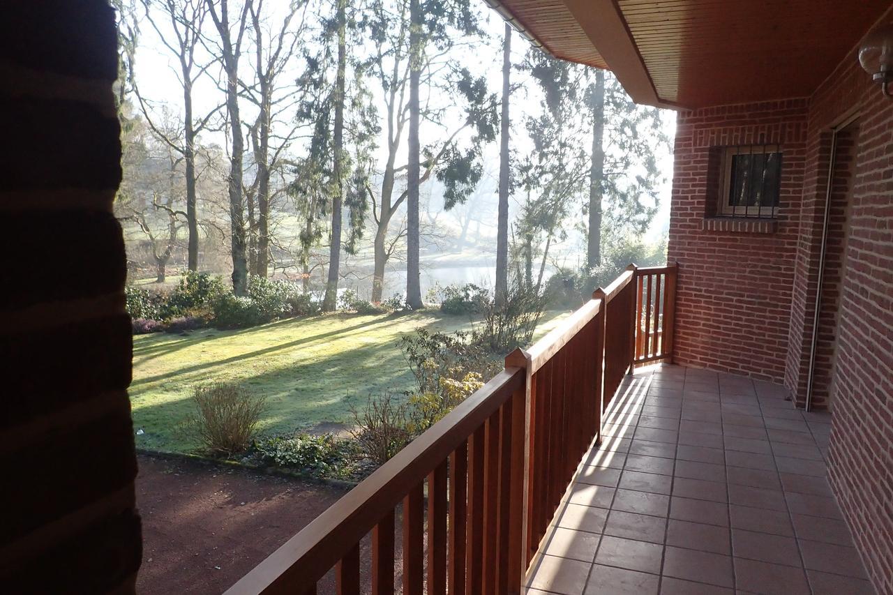 Hotel Au Charme du Lac Piscine&Spa à Forges-les-Eaux Extérieur photo